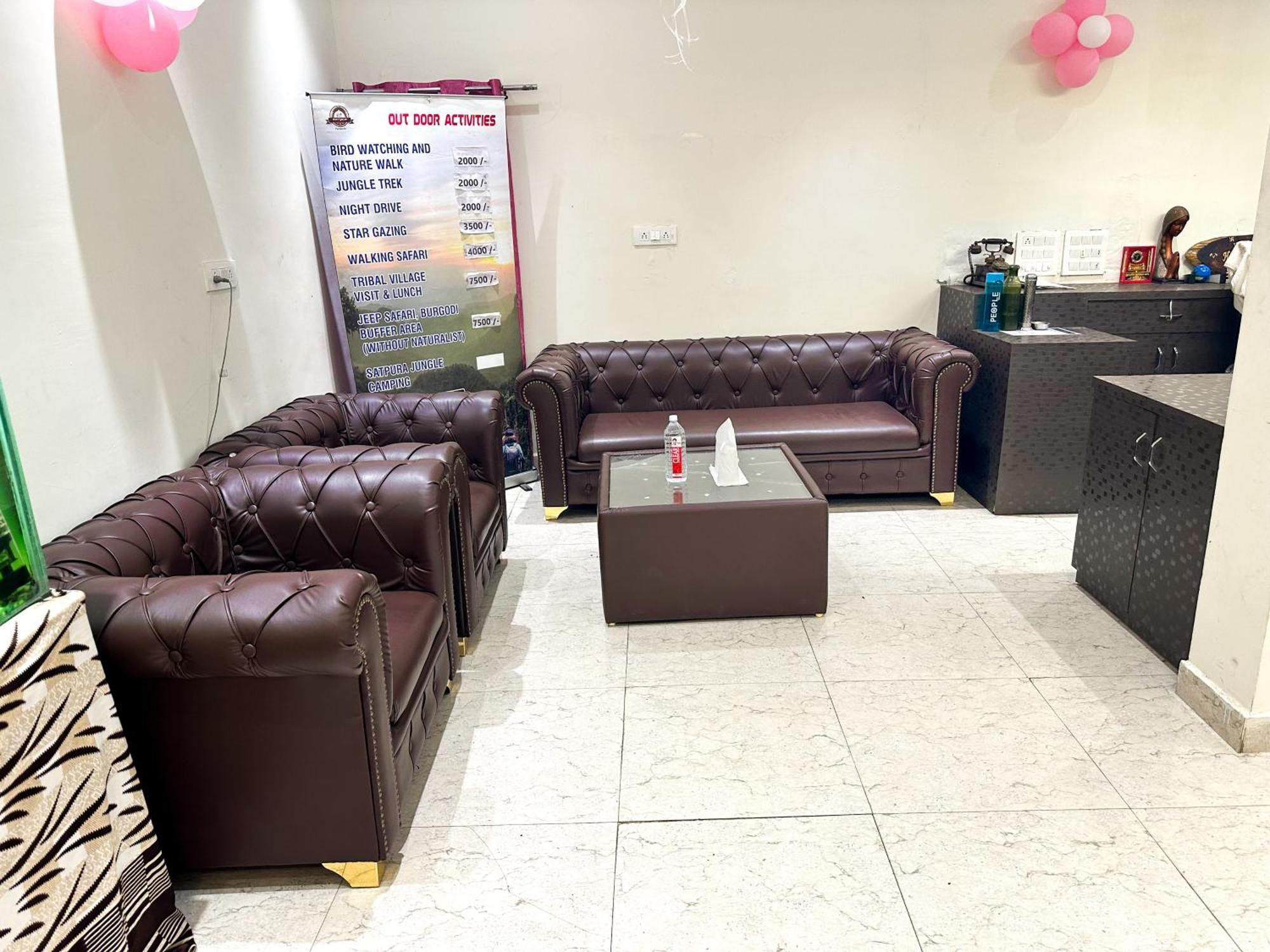 Hotel Payal & Restaurent Pachmarhī Zewnętrze zdjęcie