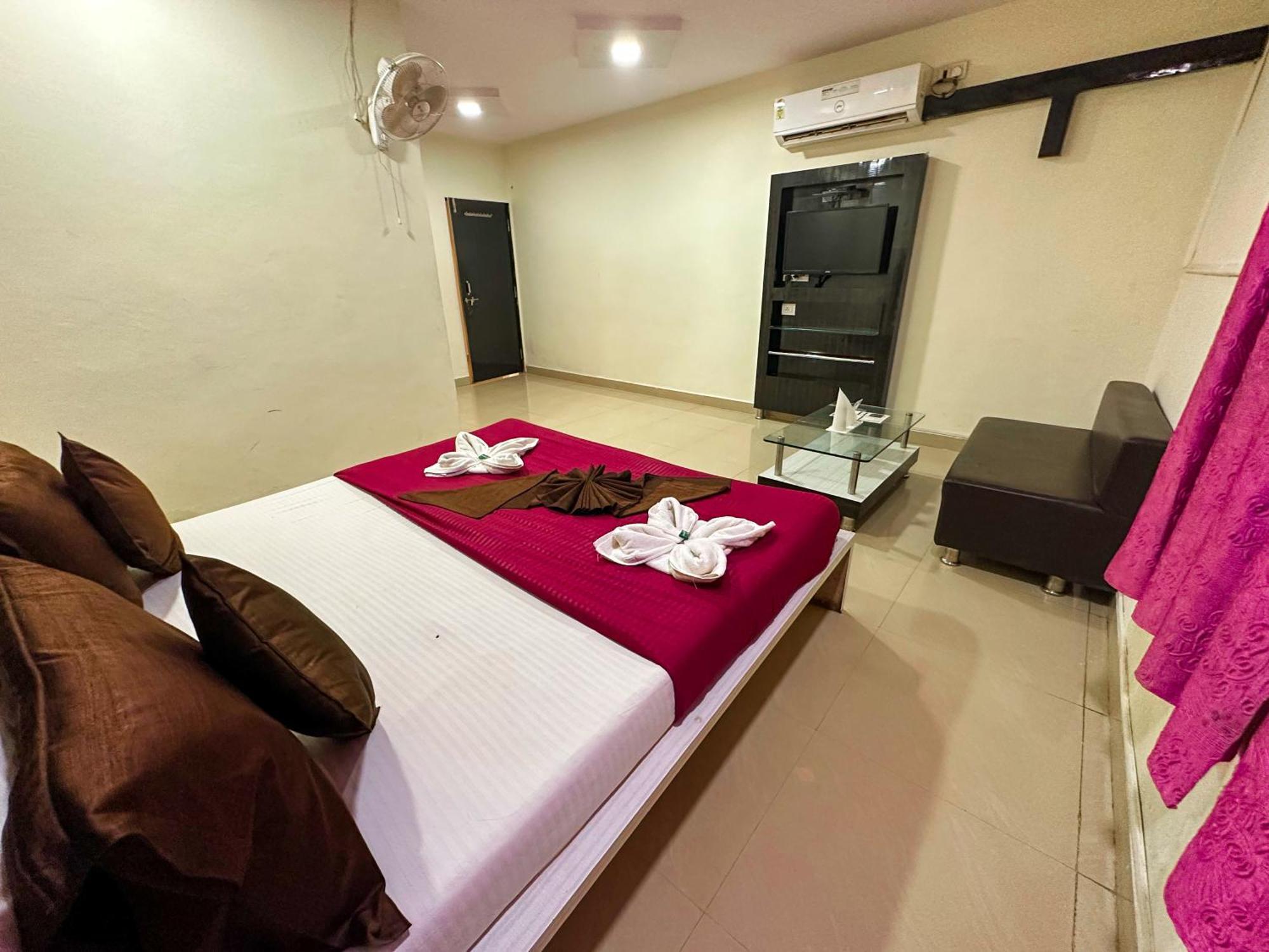 Hotel Payal & Restaurent Pachmarhī Zewnętrze zdjęcie