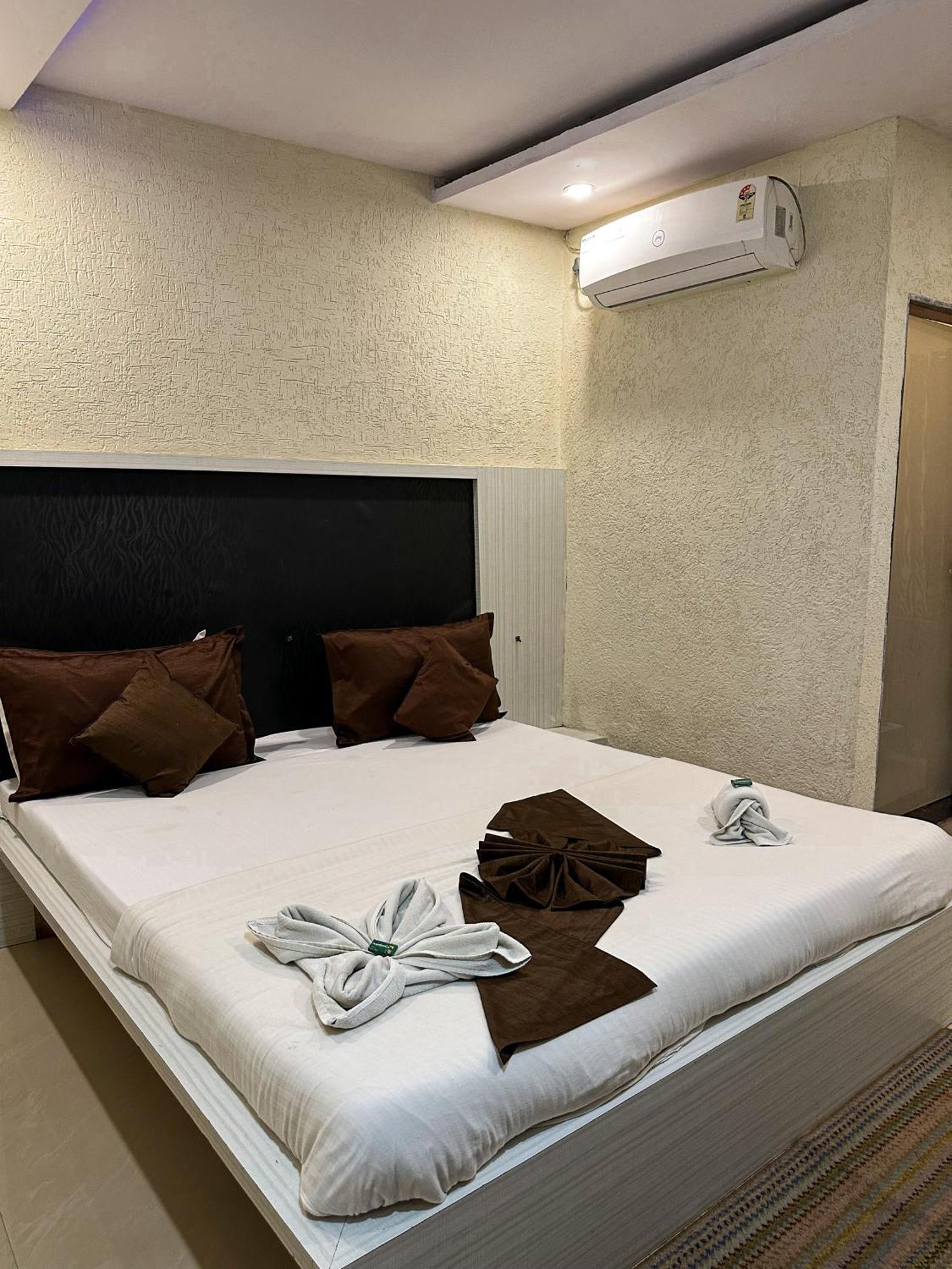 Hotel Payal & Restaurent Pachmarhī Zewnętrze zdjęcie
