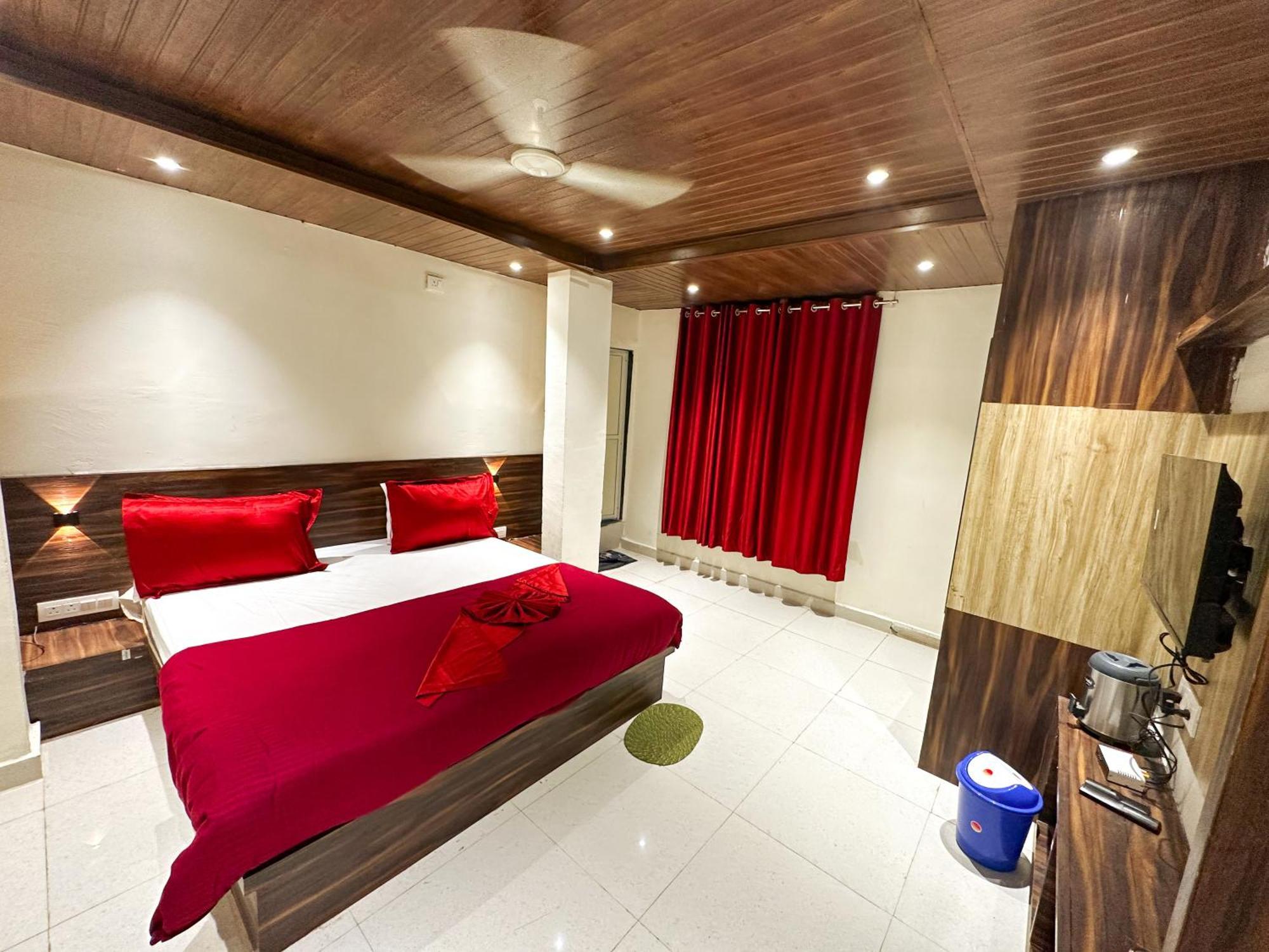 Hotel Payal & Restaurent Pachmarhī Zewnętrze zdjęcie